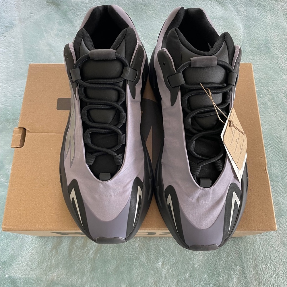 Adidas Yeezy 700 MNVN Boost Geode NWT